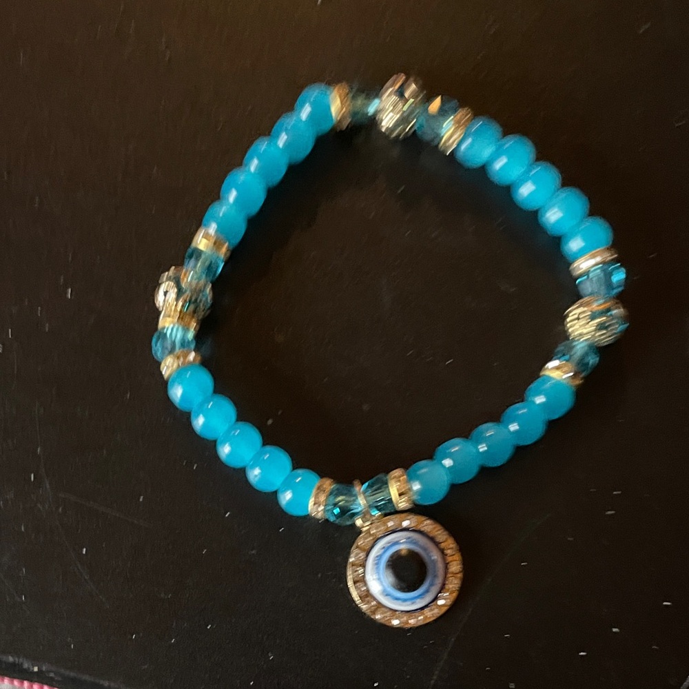 Trio of handcrafted Beaded Bracelets Set - Picture 3 of 4